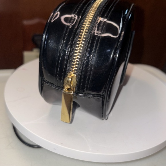 Tory Burch cosmetic case make up bag patent leather Black/gold tone Hw. NWOT - Picture 13 of 13